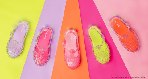 Sandália de Led Infantil Pampili Full Plastic Valen Transparente com Glitter e Laranja Fluor.