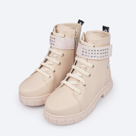 Bota Coturno Feminina Pampili Lucky Tira Strass Nude - frente da bota coturno infantil