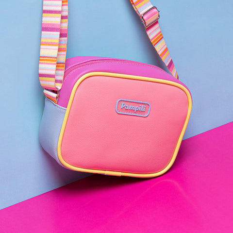 Bolsa Tiracolo Infantil com Alça Listrada Colorida e Rosa Chiclete.