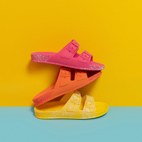 Chinelo Birken Infantil Pampili Likes Splash Detalhe Sola Chapiscada Pink e Branco.