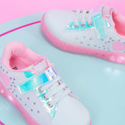 Tênis de Led Infantil Pampili Sneaker Seja Luz Glitter Strass Branco e Rosa Neon - lateral do tênis com glitter