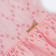 Vestido de Bebê Roana Gola Bordada Laise e Laços Rosa - detalhe de metal dourado