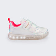 Tênis de Led Infantil Pampili Sneaker Luz Customizável Calce Fácil Monstrinho Holográfico Prata e Pink Flúor - Vem com 4 Patches - lateral do tênis com led aceso