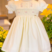 Vestido de Bebê Roana Bordado Flores e Pérolas Amarelo - frente do vestido menina