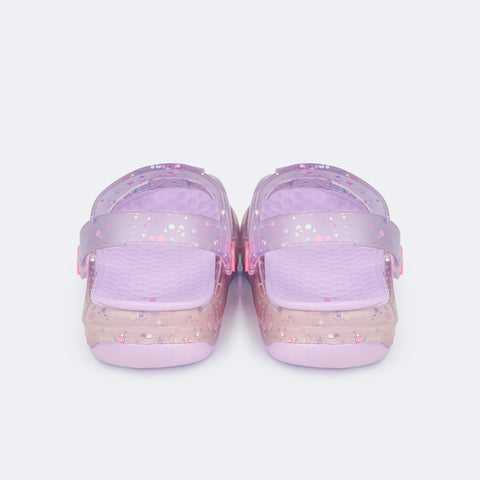 Sandália Crocker Infantil Pampili Glee Glitter Transparente e Lilás  - traseira da sandália menina