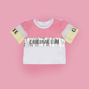 Camiseta Infantil Feminina Pampili Original Girl Branca Rosa Amarela  - foto da parte da frente com estampa