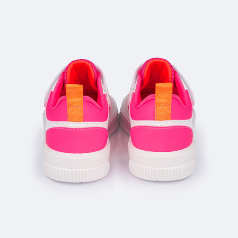 Tênis Infantil Feminino Pampili XP 21 Calce Fácil Velcro Branco e Pink Fluor - traseira com gorgurão neon.jpg